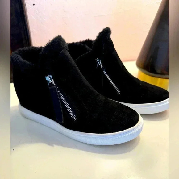 Madden Girl Other - Madden Girl Prevale-F Black with fur Wedge Sneaker Shoe Size 8